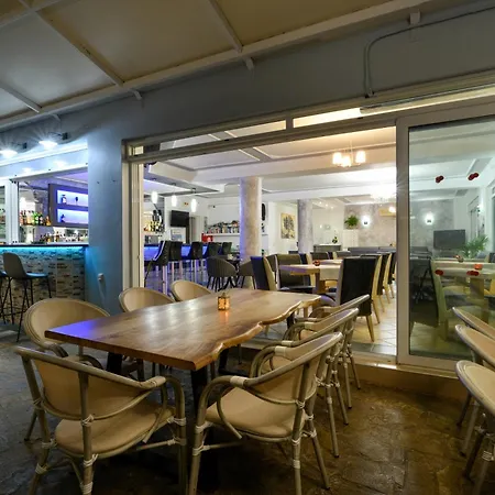 Lägenhetshotell Kerkyra Island 4*